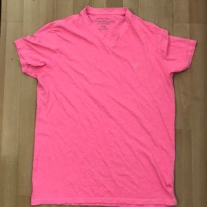 AE v-neck T-shirt